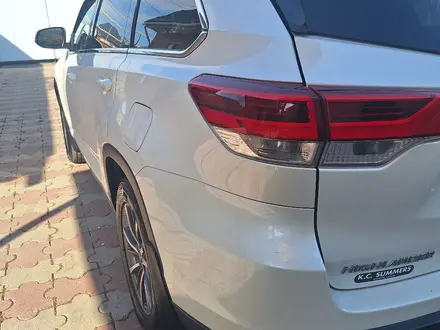 Toyota Highlander 2019 года за 18 300 000 тг. в Алматы – фото 6