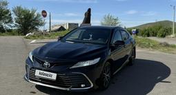 Toyota Camry 2021 года за 16 100 000 тг. в Усть-Каменогорск