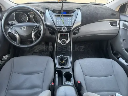 Hyundai Elantra 2012 года за 3 000 000 тг. в Актау – фото 2