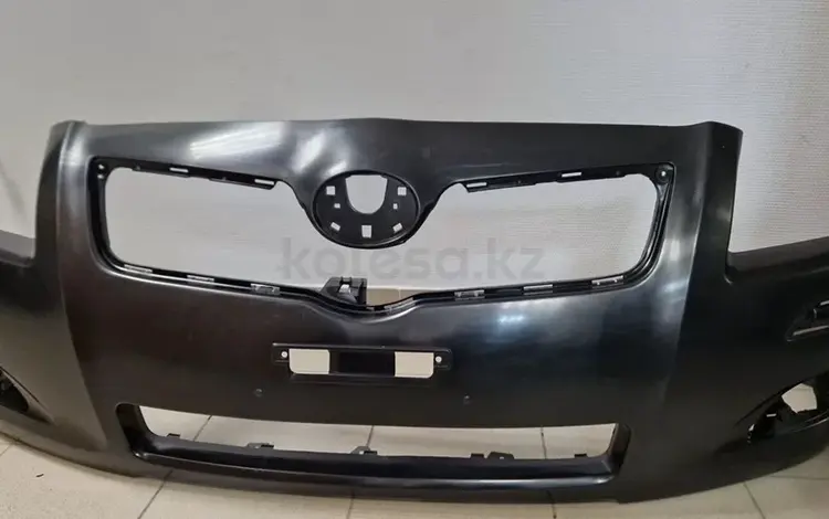 Бампер передний Toyota Avensis за 1 000 тг. в Астана