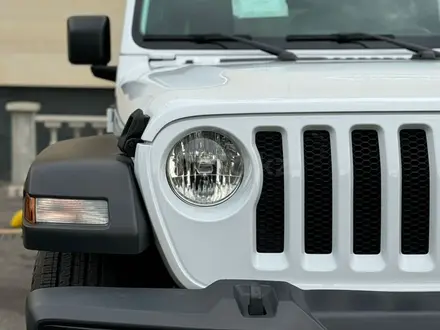 Jeep Wrangler 2023 года за 26 400 000 тг. в Алматы – фото 3