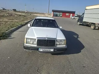 Mercedes-Benz E-Class, 1992