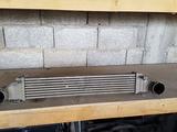 Радиатор интеркулер на мерседес на мерседес W211 E220 за 35 000 тг. в Шымкент