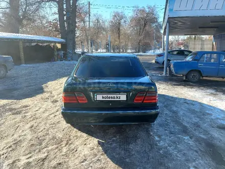 Mercedes-Benz E 200 2001 года за 3 600 000 тг. в Талдыкорган – фото 3