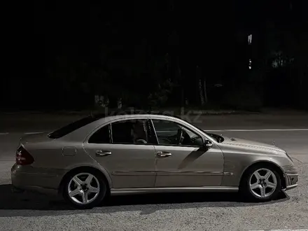 Mercedes-Benz E 320 2003 года за 4 500 000 тг. в Павлодар – фото 4