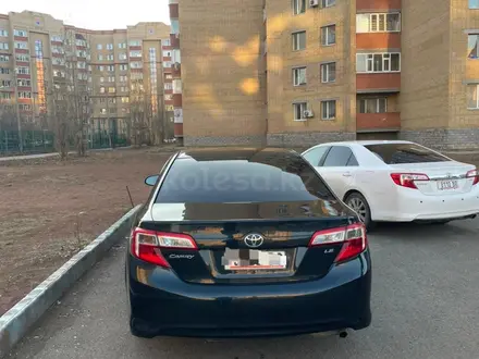 Toyota Camry 2014 года за 5 600 000 тг. в Актобе – фото 2
