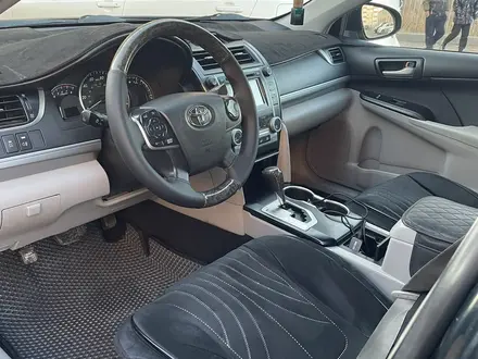 Toyota Camry 2014 года за 5 600 000 тг. в Актобе – фото 5