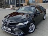 Toyota Camry 2019 года за 16 000 000 тг. в Атырау – фото 2