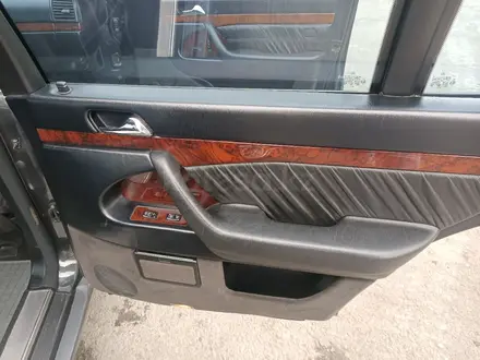 Mercedes-Benz S 320 1995 года за 3 500 000 тг. в Алматы – фото 23