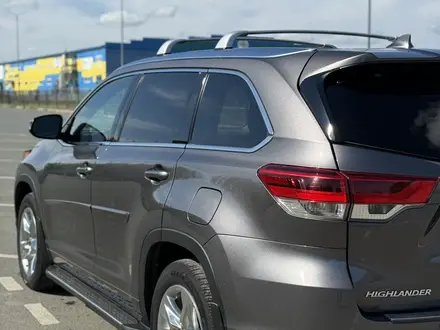 Toyota Highlander 2018 года за 17 500 000 тг. в Уральск – фото 4