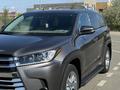 Toyota Highlander 2018 года за 17 500 000 тг. в Уральск – фото 3