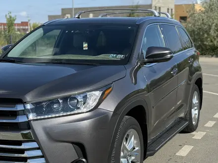Toyota Highlander 2018 года за 17 500 000 тг. в Уральск – фото 3