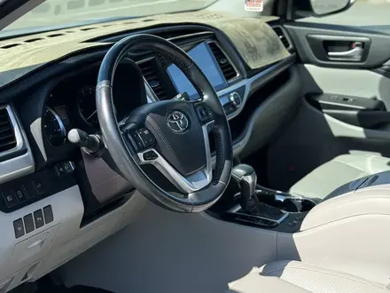 Toyota Highlander 2018 года за 17 500 000 тг. в Уральск – фото 8