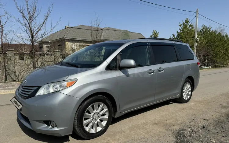 Toyota Sienna 2011 года за 13 000 000 тг. в Астана