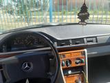 Mercedes-Benz E 230 1991 года за 2 500 000 тг. в Айтеке би – фото 4