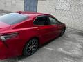 Toyota Camry 2020 года за 10 500 000 тг. в Семей – фото 4