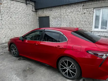 Toyota Camry 2020 года за 10 500 000 тг. в Семей – фото 7