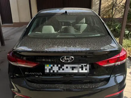 Hyundai Elantra 2018 года за 7 800 000 тг. в Шымкент – фото 3