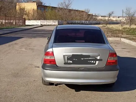 Opel Vectra 1997 года за 2 000 000 тг. в Караганда – фото 2