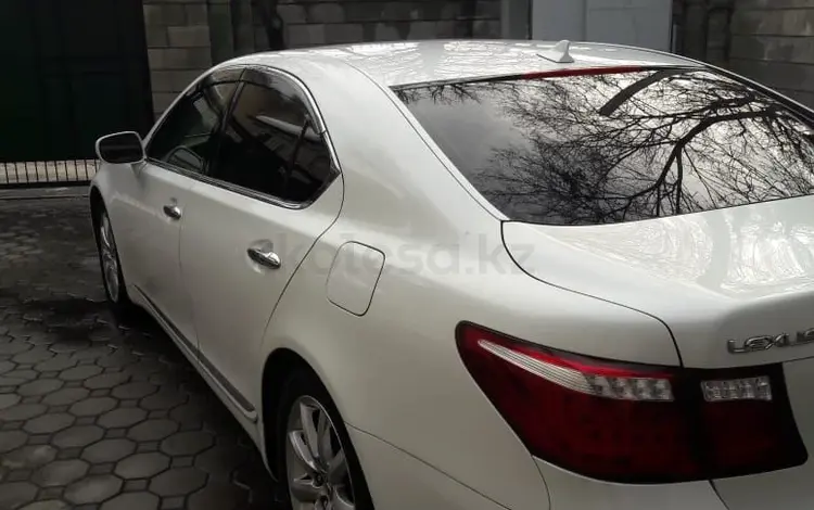 Lexus LS 460 2006 годаfor6 100 000 тг. в Алматы