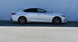 Lexus ES 250 2023 годаүшін21 800 000 тг. в Атырау – фото 4