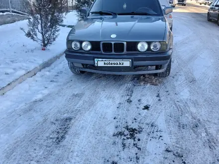 BMW 520 1991 года за 1 500 000 тг. в Бауыржана Момышулы