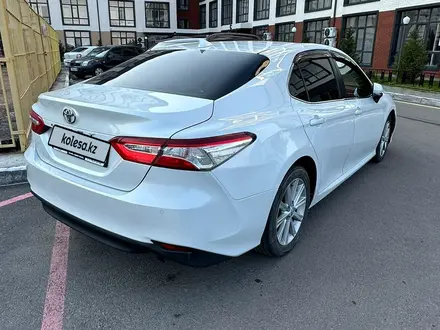 Toyota Camry 2018 года за 11 000 000 тг. в Астана – фото 4