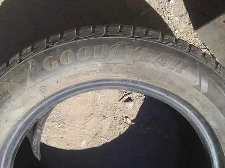 Шины 215/60 R16: две шины — "GoodYear Ultra Grip Performance" (Ге за 100 000 тг. в Астана – фото 9