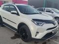 Toyota RAV4 2018 года за 12 500 000 тг. в Астана – фото 2