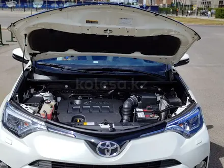 Toyota RAV4 2018 года за 12 500 000 тг. в Астана – фото 3