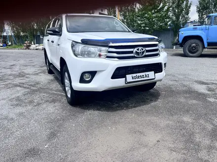 Toyota Hilux 2016 года за 13 500 000 тг. в Актобе – фото 3