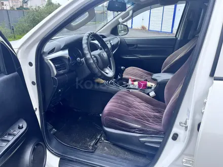 Toyota Hilux 2016 года за 13 500 000 тг. в Актобе – фото 9