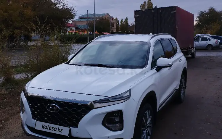 Hyundai Santa Fe 2020 года за 11 500 000 тг. в Актобе