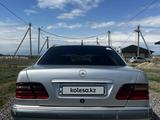 Mercedes-Benz E 200 2000 года за 3 450 000 тг. в Актобе – фото 3