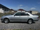 Mercedes-Benz E 200 2000 года за 3 450 000 тг. в Актобе – фото 2