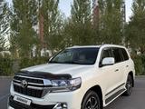 Toyota Land Cruiser 2021 года за 37 800 000 тг. в Актау