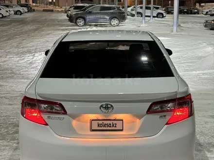 Toyota Camry 2012 года за 5 750 000 тг. в Уральск – фото 2