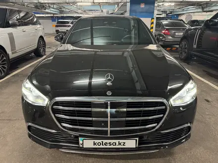 Mercedes-Benz S 450 2023 года за 74 900 000 тг. в Астана – фото 2