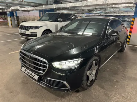 Mercedes-Benz S 450 2023 года за 74 900 000 тг. в Астана – фото 3