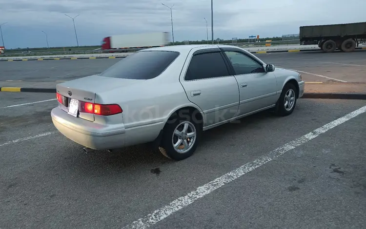 Toyota Camry 2001 годаүшін3 300 000 тг. в Астана