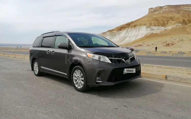 Toyota Sienna 2015 года за 14 000 000 тг. в Жанаозен