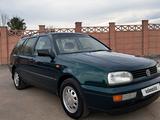 Volkswagen Golf 1997 года за 2 500 000 тг. в Алматы – фото 2