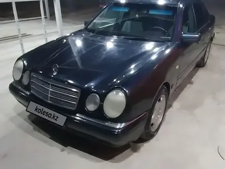 Mercedes-Benz E 320 1998 года за 2 500 000 тг. в Алматы – фото 3