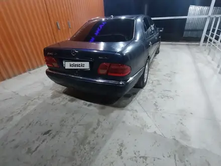 Mercedes-Benz E 320 1998 года за 2 500 000 тг. в Алматы – фото 8