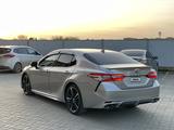 Toyota Camry 2018 года за 10 500 000 тг. в Атырау – фото 4