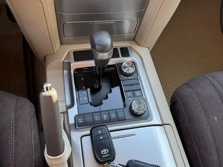 Toyota Land Cruiser 2021 года за 32 000 000 тг. в Актау – фото 21