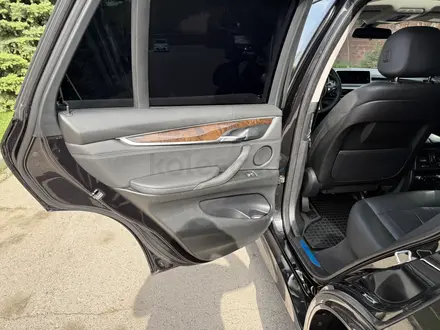 BMW X5 2015 года за 16 800 000 тг. в Алматы – фото 17
