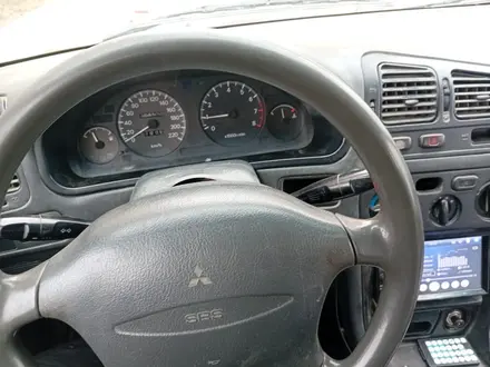 Mitsubishi Galant 1995 года за 650 000 тг. в Атырау – фото 2