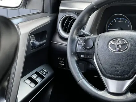 Toyota RAV4 2017 года за 12 500 000 тг. в Актобе – фото 9