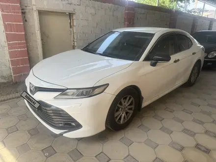 Toyota Camry 2018 года за 12 300 000 тг. в Тараз